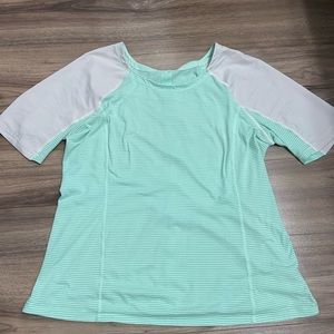 Lululemon short sleeve shirt